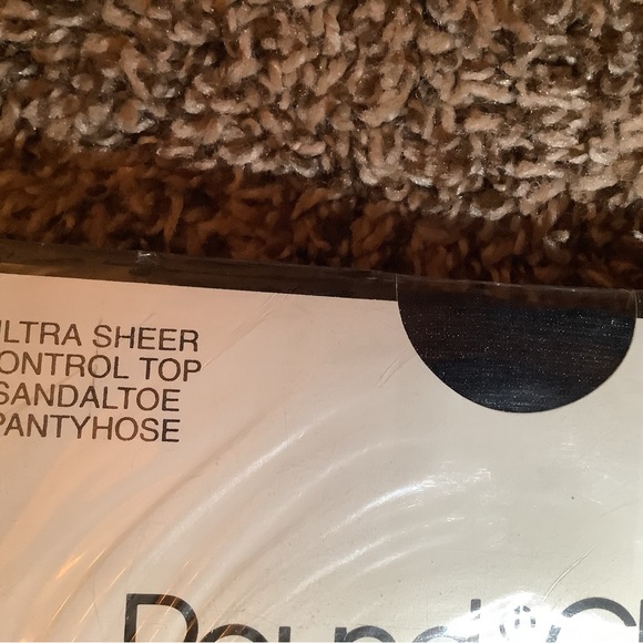 Round the Clock ultra sheer control top pantyhose, color black, size: A - Picture 3 of 10